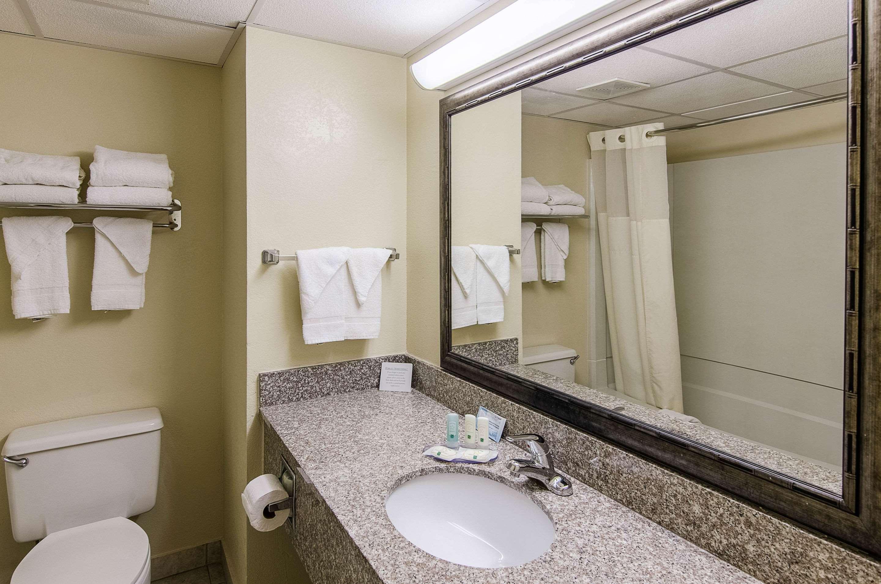 Quality Inn & Suites Lexington Near I-64 And I-81 Timber Ridge Экстерьер фото