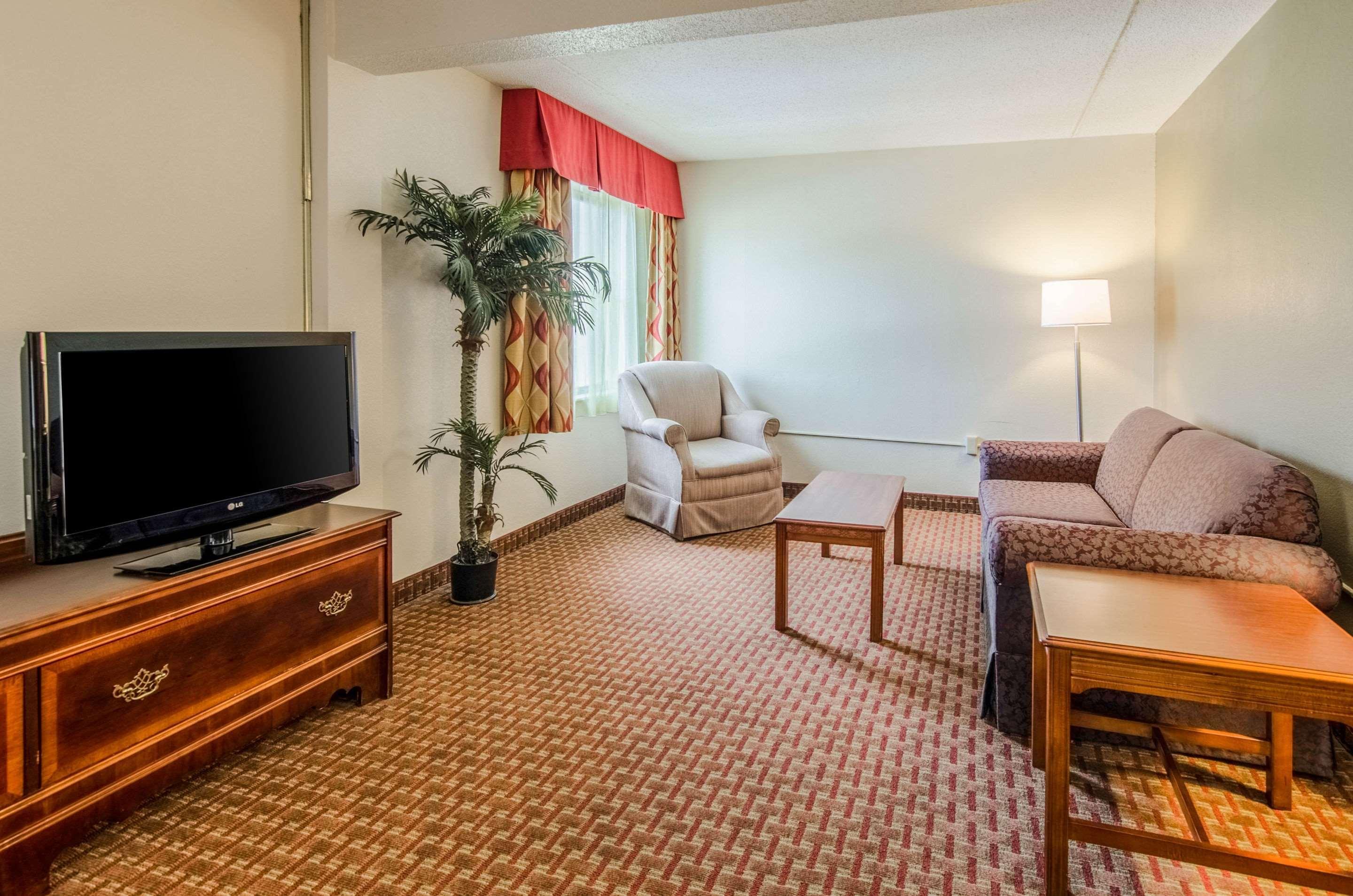 Quality Inn & Suites Lexington Near I-64 And I-81 Timber Ridge Экстерьер фото