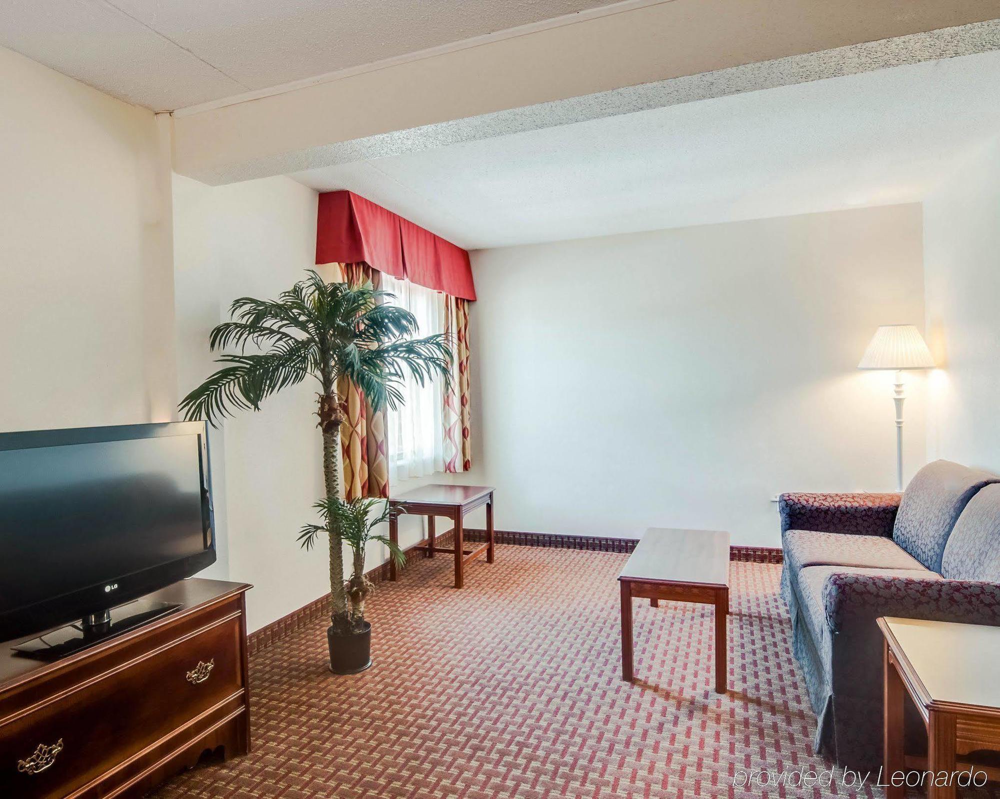 Quality Inn & Suites Lexington Near I-64 And I-81 Timber Ridge Экстерьер фото