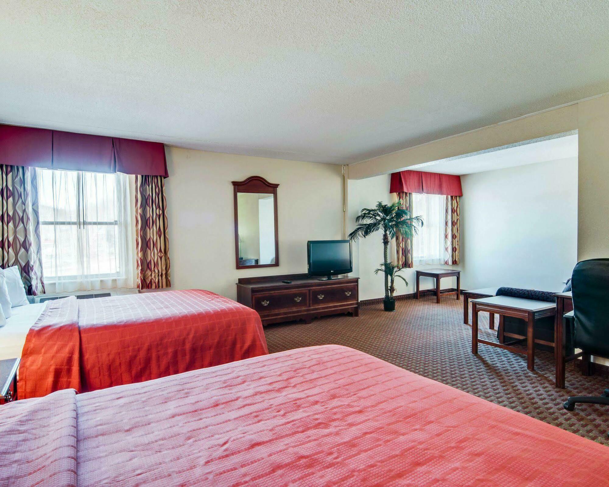 Quality Inn & Suites Lexington Near I-64 And I-81 Timber Ridge Экстерьер фото
